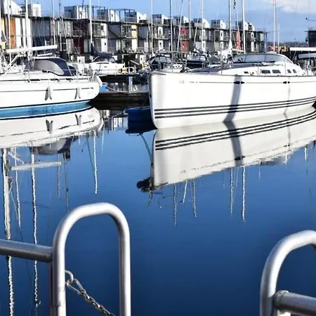 Fewo1846 - Floatinghouse - Hausboot Mit 2 Schlafzimmern In Der Marina Sonwik Feriehus *